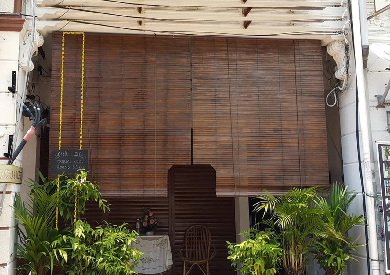 Cocoa Mews Cafe And Homestay George Town Exterior photo